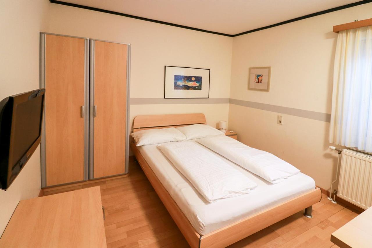 Hotel Schlafgut Sankt Poelten Esterno foto