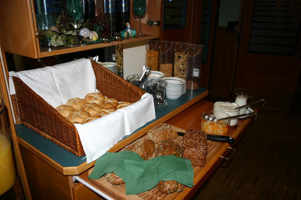 Hotel Schlafgut Sankt Poelten Esterno foto