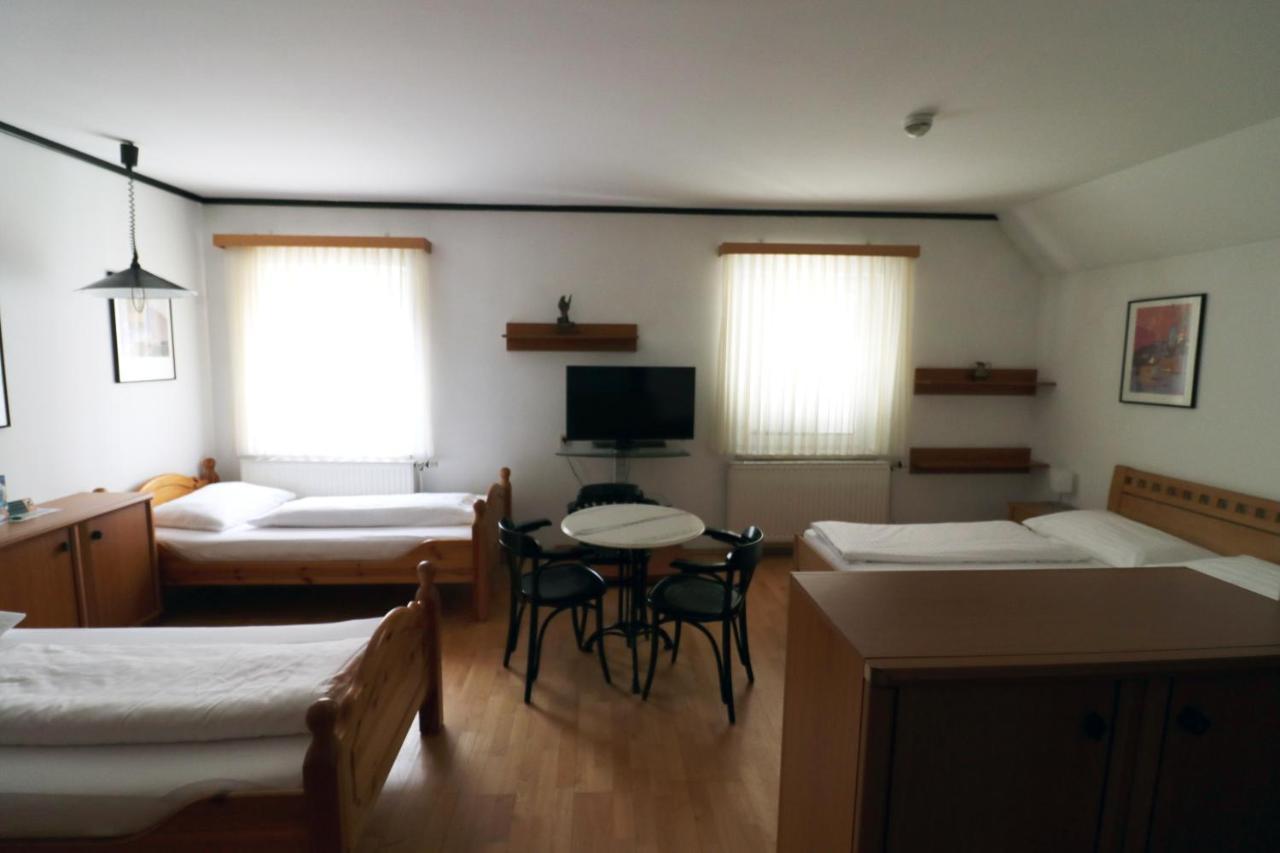 Hotel Schlafgut Sankt Poelten Esterno foto