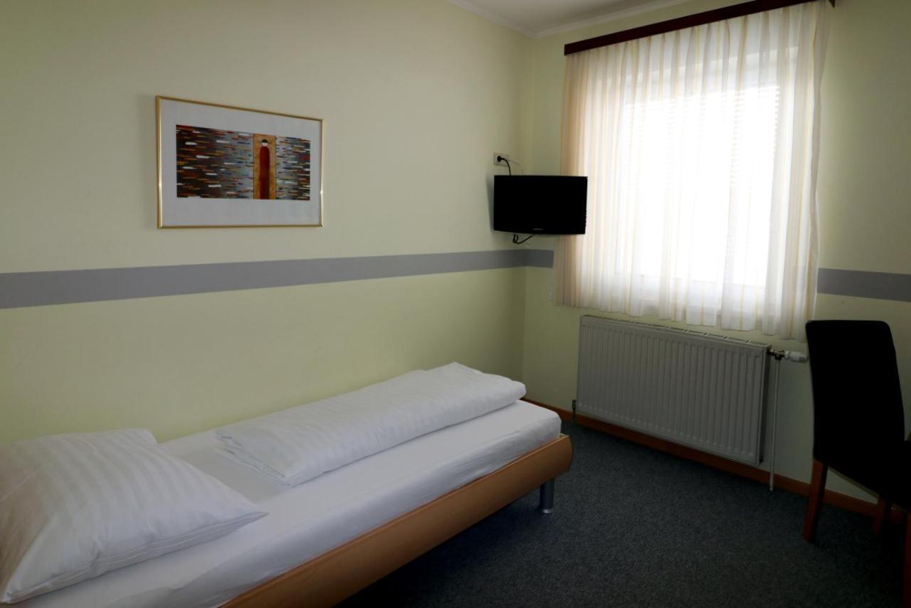 Hotel Schlafgut Sankt Poelten Esterno foto